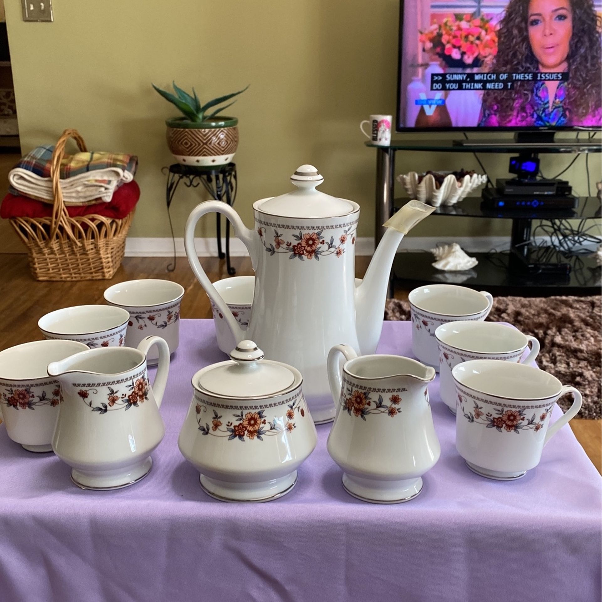 Royal Porcelain China (13) Cups, (1) es. Cream & Sugar & Sugar Bowl.