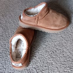 Ugg Size 5