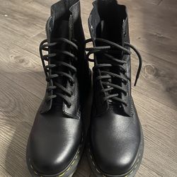 Dr. Martens AW004 9