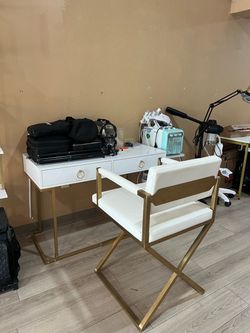 Vanity table & chair