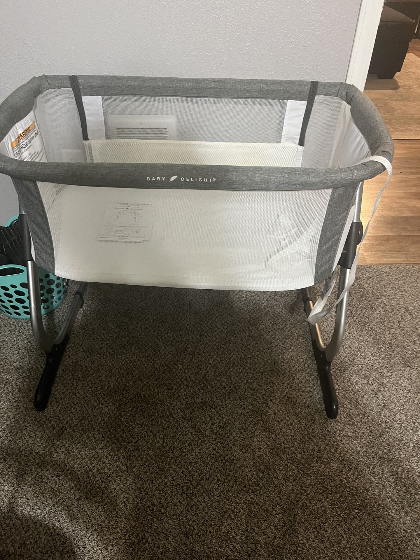 Baby Delight Bedside Bassinet 