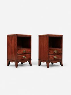 Pair of American Federal Style Mahogany Night Stands by Heritage Henredon, c.1960's - Delivery Available