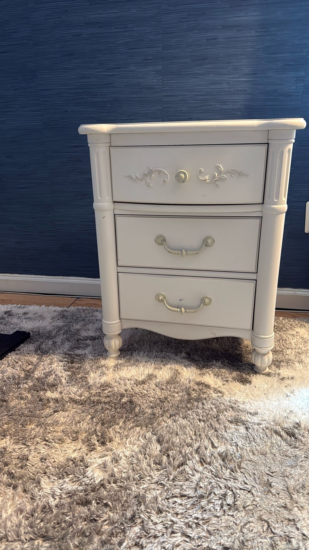 Beautiful Young America solid wood set