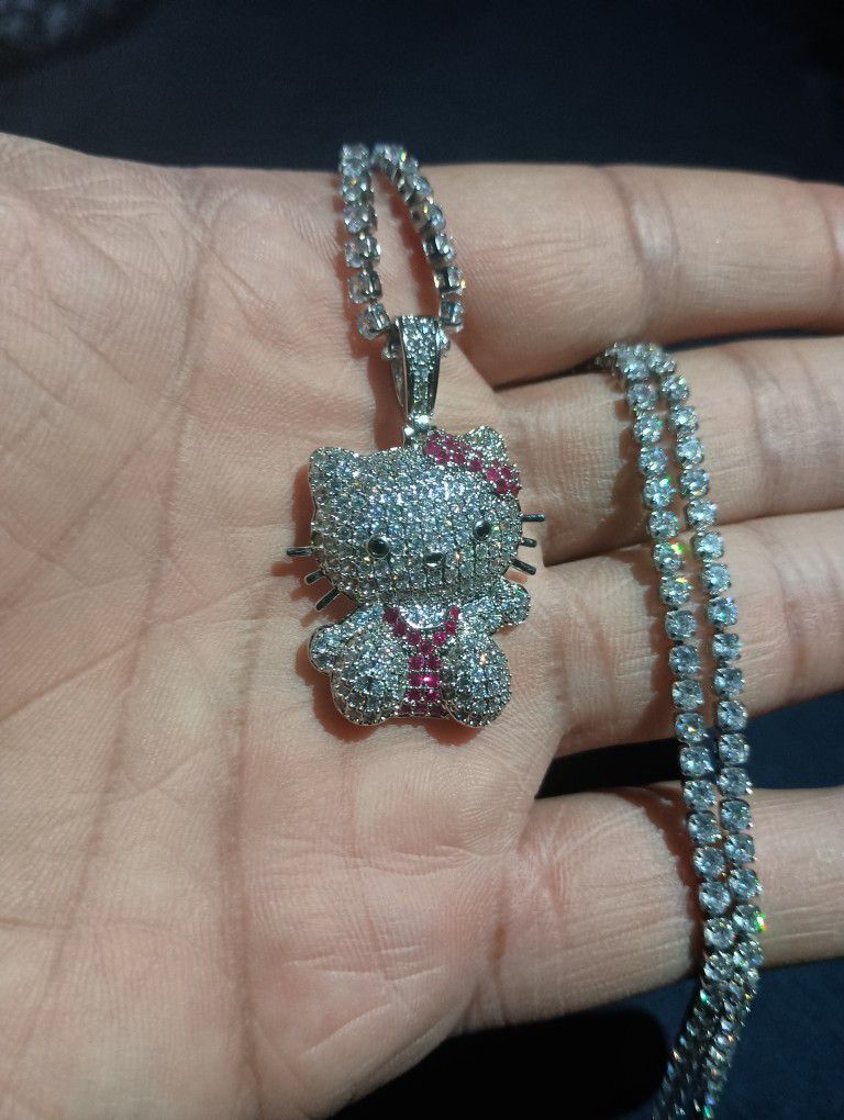 New Women's Cute Icy Hello Kitty Pendant and Necklace Set!!!!
