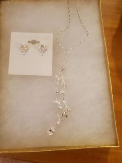 New Pretty Electric Silver Plated Necklace And Matching Earrings Set For $30