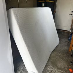 Tuft and Needle Queen size mattress