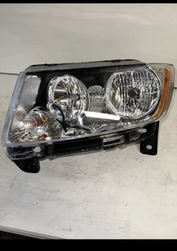 11-13 Jeep Grand Cherokee Headlight