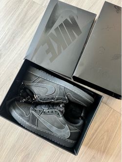 Size 10 men jordan 1 low