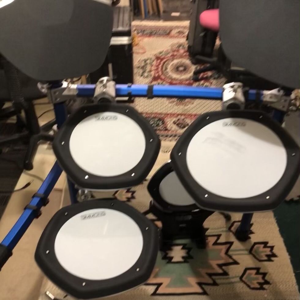SD2000 Simmons Electric Drum Set a