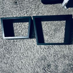Floating wall shelves