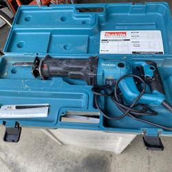 Makita reciprocating saw