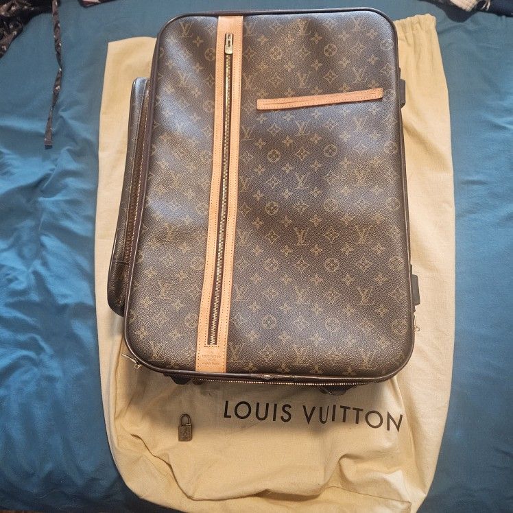 Louis Vuitton Rolling Luggage