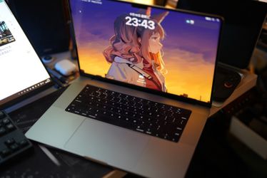 MacBook Pro 16" (Late 2021) – M1 Pro 10-Core CPU / 16-Core GPU / 16GB RAM / 512GB SSD/ Space Gray