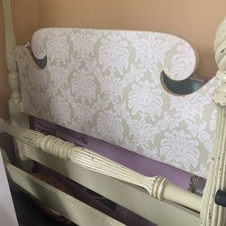Antique Twin Bed 