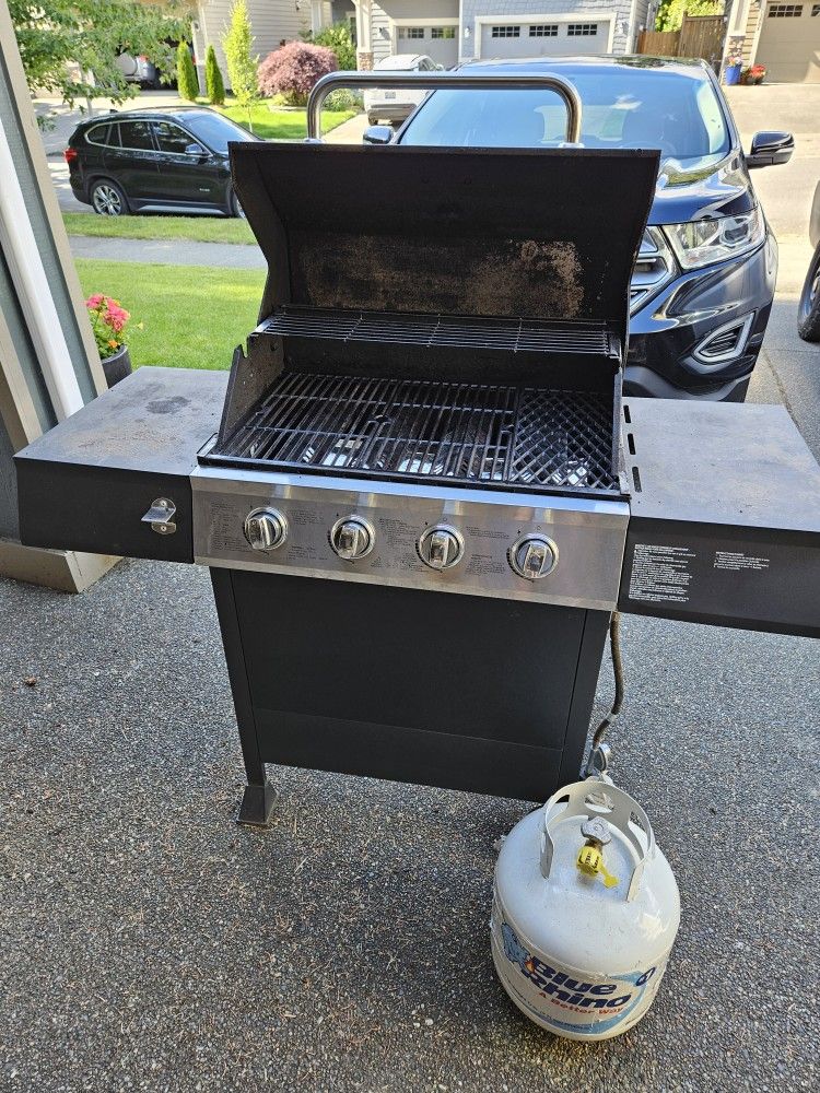 BBQ With Full Propane Tank