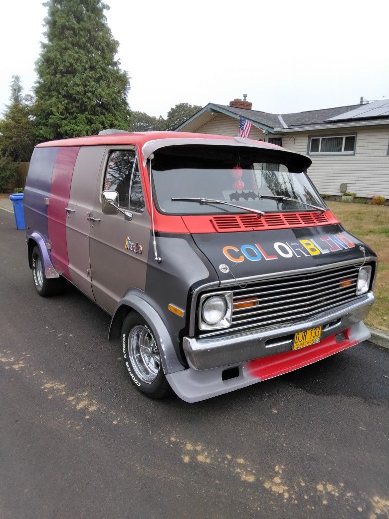 1973 Dodge B100 Van.