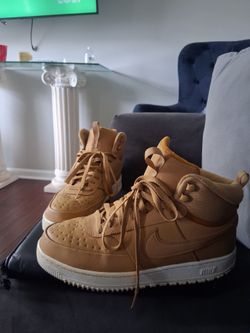 MENS SNEAKERS SIZE 10 ...NIKE $20 OBO...BOTH PAIRS OF PUMAS $5 PAIR ALL IN GREAT CONDITION NO RIPS OR ANYTHING ALL FOR $30 OBO