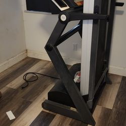 Health rider Soft Strider R60 treadmill for Sale in Reedley CA