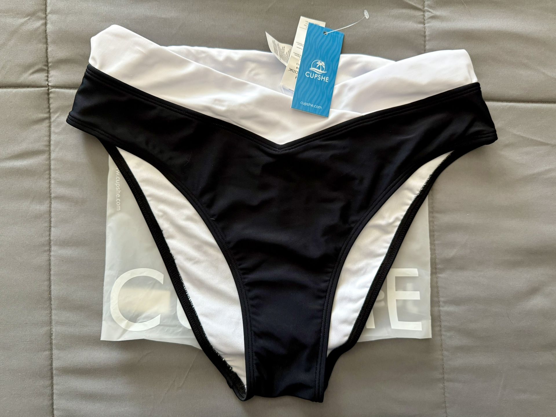 WOMEN'S BIKINI BOTTOMS, SIZE MEDIUM