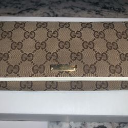 Authentic Gucci Long Wallet Classic with D Rings