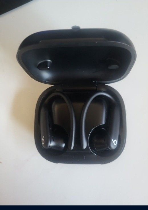 Apple Power beats 2 Mint Condition
