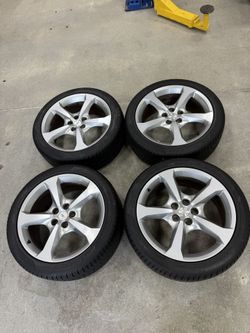 Mint Pirelli P Zero Tires on OEM Chevrolet 20″ Silver Rims – Staggered Set