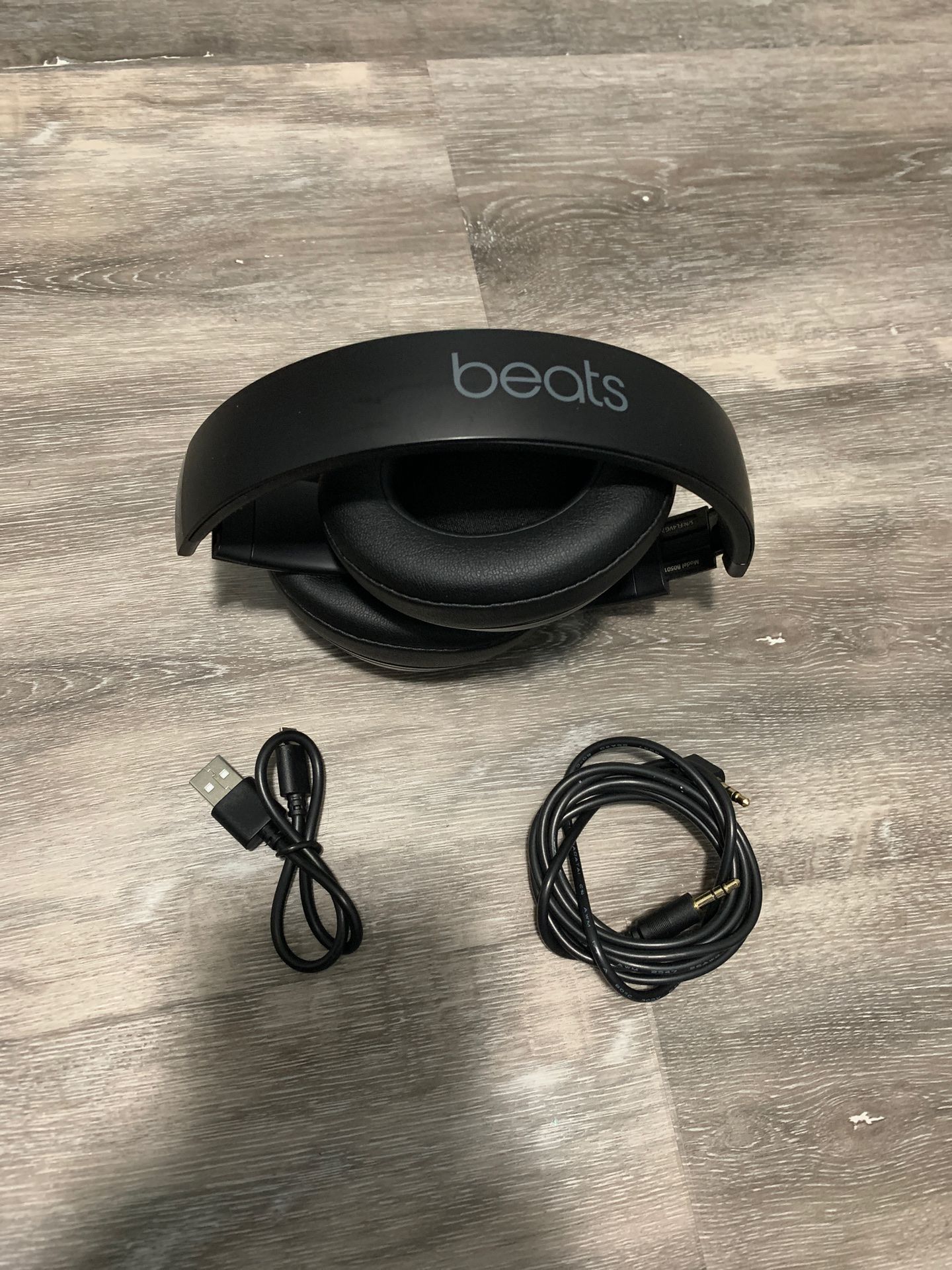 Beats studio 2 headphone Bluetooth, rechargeable