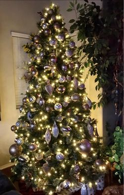Pre-Lit Artificial Christmas Tree with Ornaments