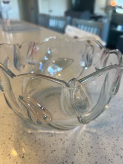 Decorative Floral Glass Serving Bowl