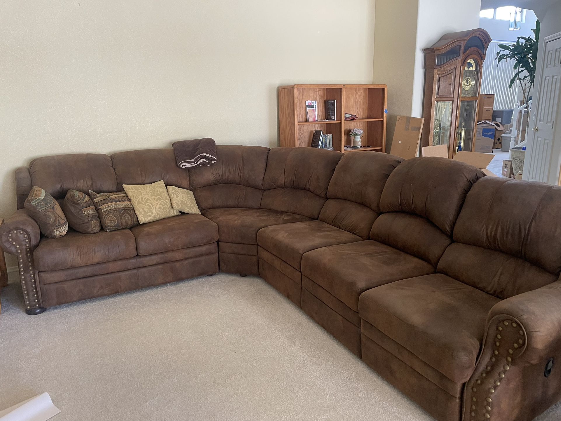 Sectional Couch With Sleeper