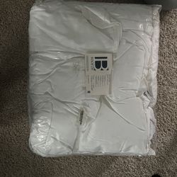 Brand New Snooze Cloud Bed Comforter Oversized Queen 