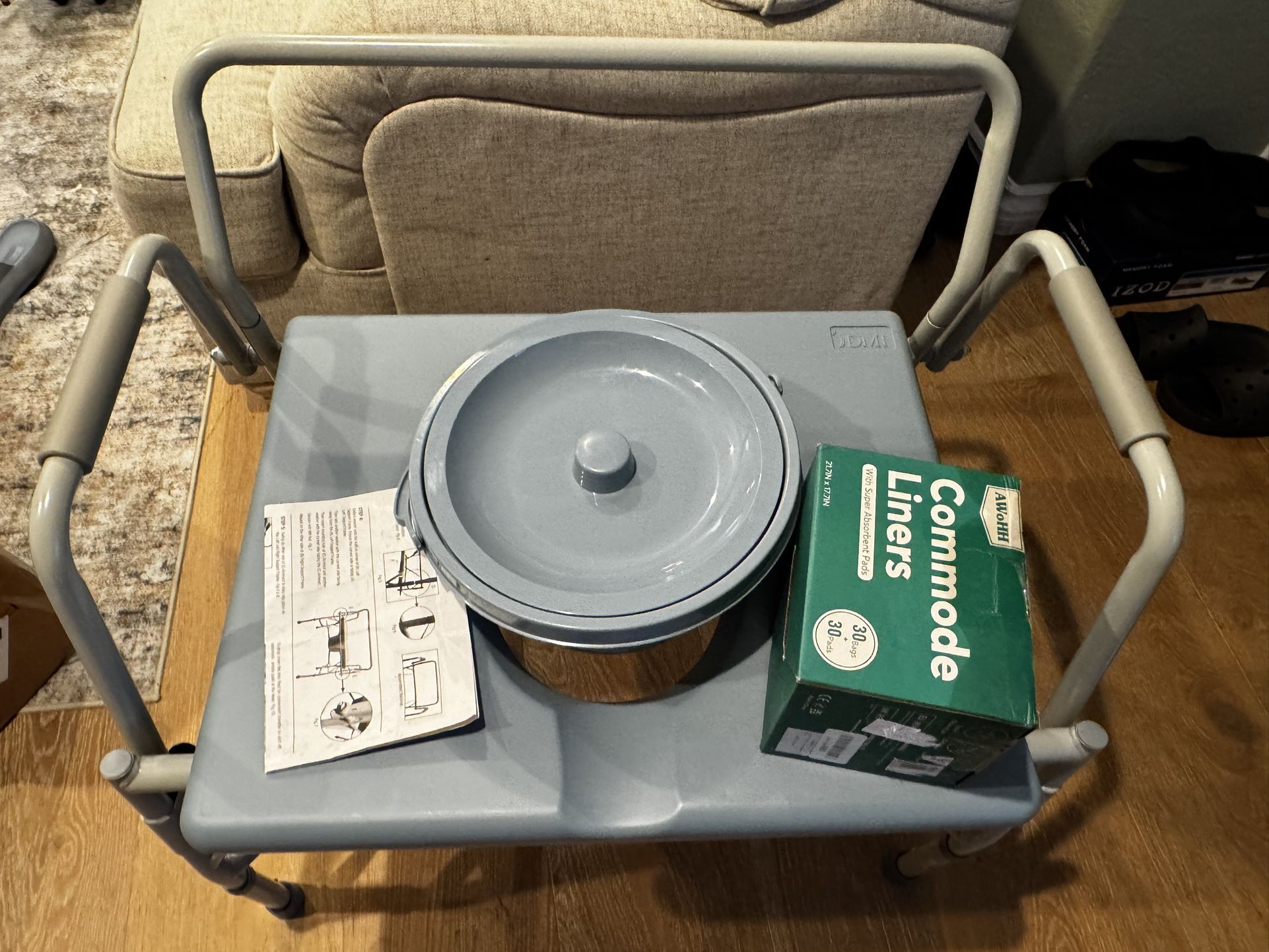 Portable Toilet, 500 Lbs. Weight. Commode With bucket. Brand New Assemble