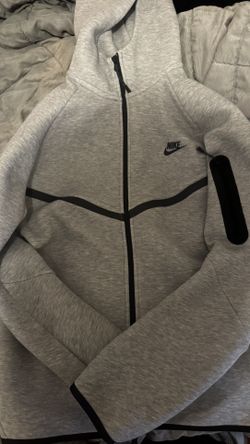 grey nike tech (newest)
