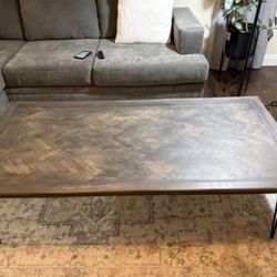 Wooden coffee table with hairpin legs herringbone pattern