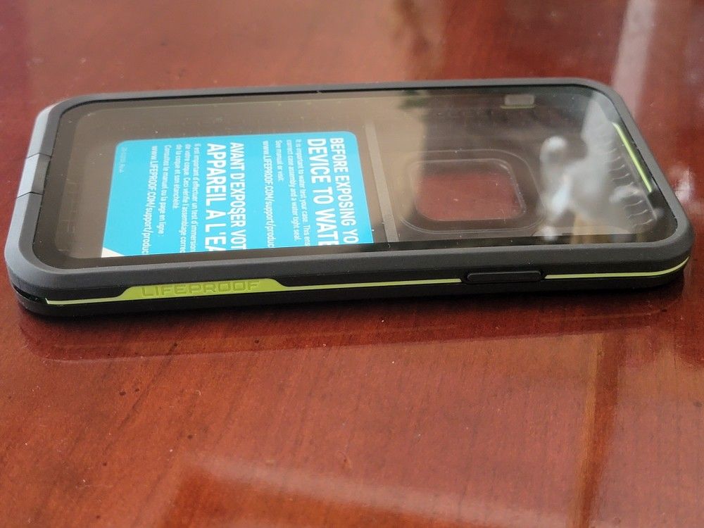 LIFEPROOF CASE FOR IPHONE X.