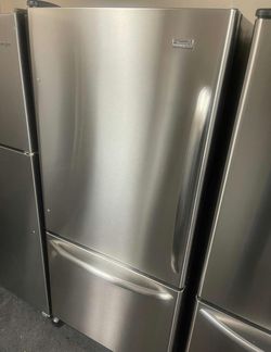 Kenmore Bottom Freezer Fridge with LED Lighting