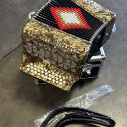 Great 😊 Button Accordion . 32 Buttons 