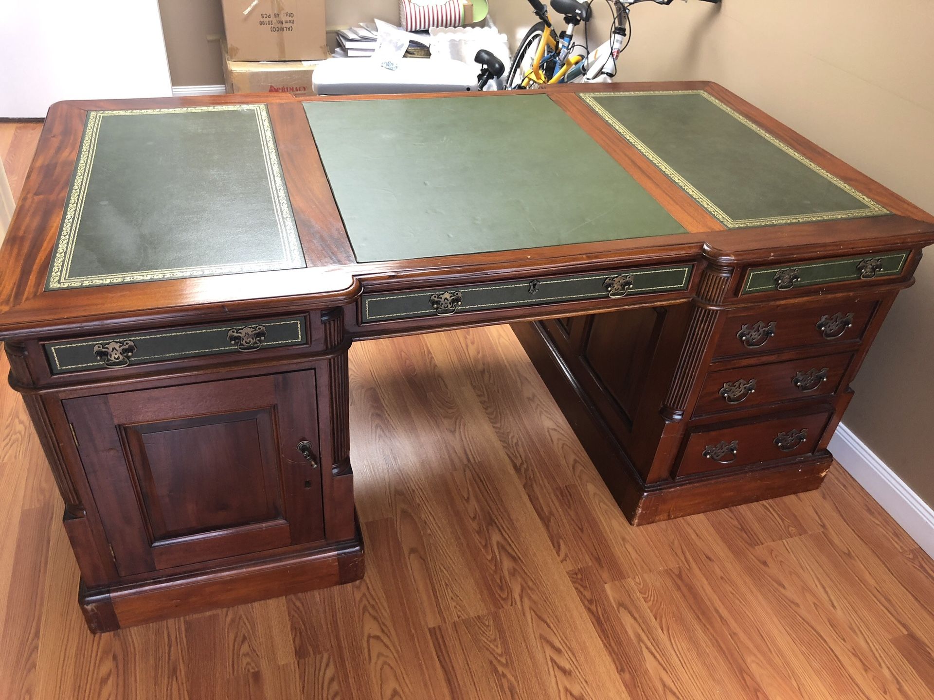 Executive Partners’ Desk