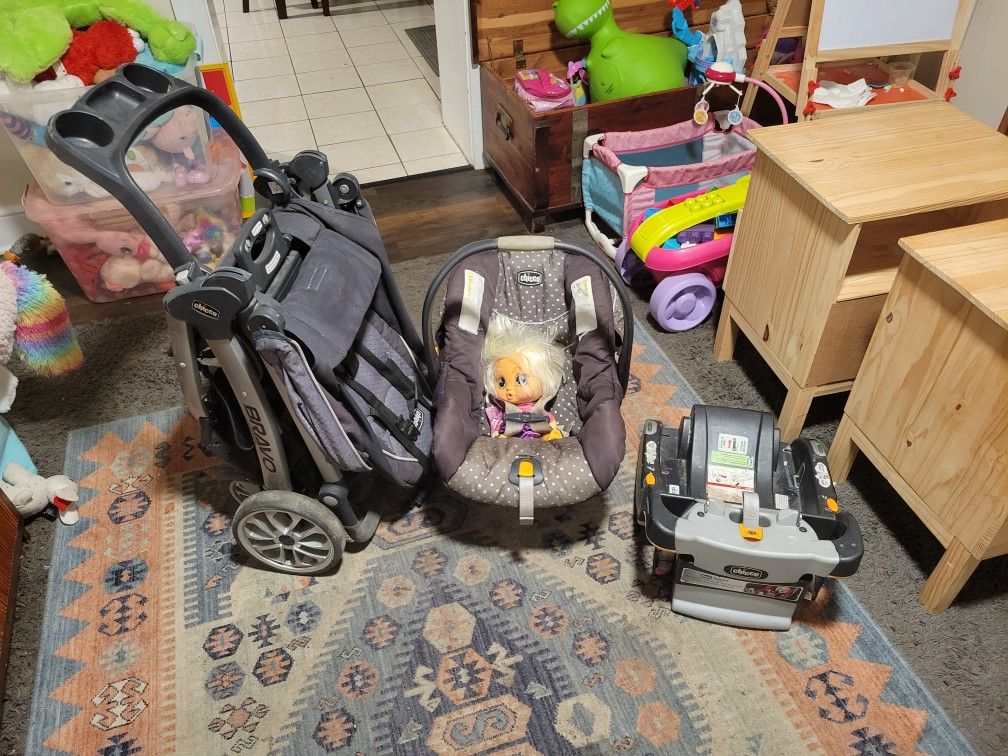 Chicco Keyfit 30 Car Seat + Stroller +base. 