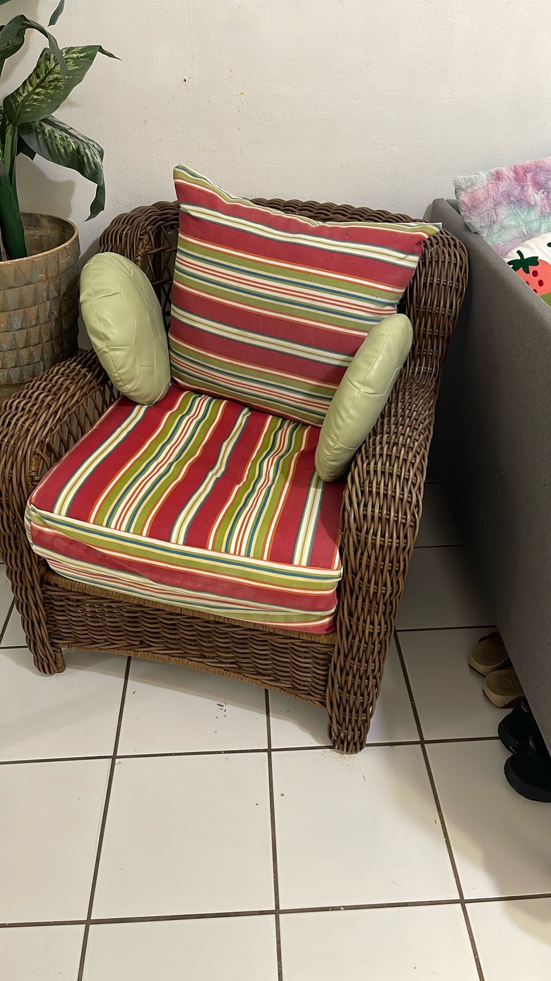 Wicker Chair With Cushions
