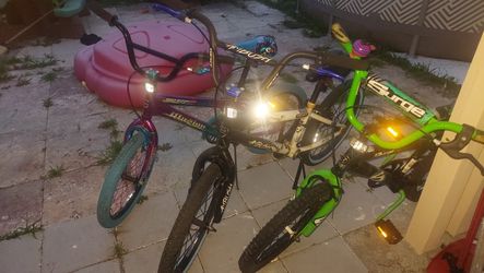 Tres Bicicletas Medianas