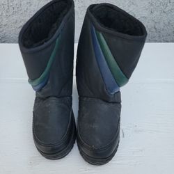 kids snow boots size 9/10