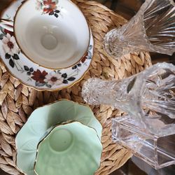 Fine CHINA AND CRYSTAL BUNDLE 