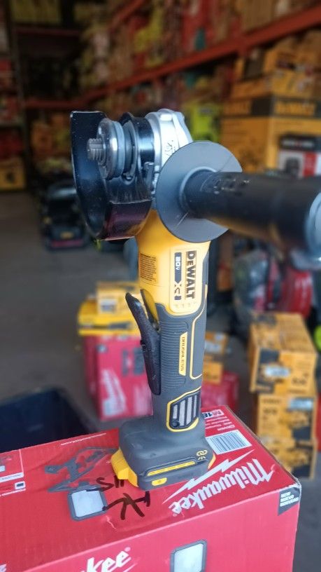 DEWALT 20V MAX XR 4-1/2 Inch - 5 Inch Grinder (Bare Tool) Variable Speed