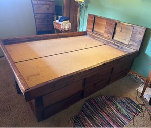 Wood platform bed