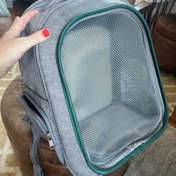 Cat/small dog Backpack/carrier