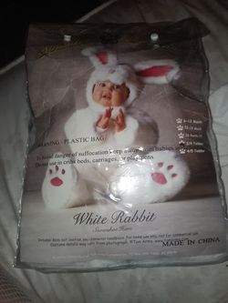 White rabbit hallowern costume