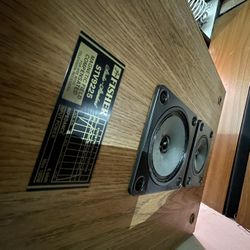 Speakers Fisher