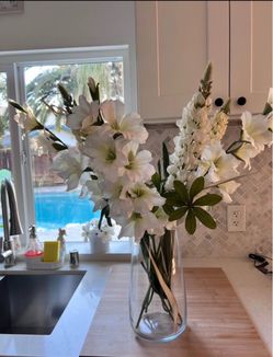Clear Glass Vase with Flower