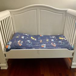 Crib/ Convertible Toddler Bed With Full Bedding